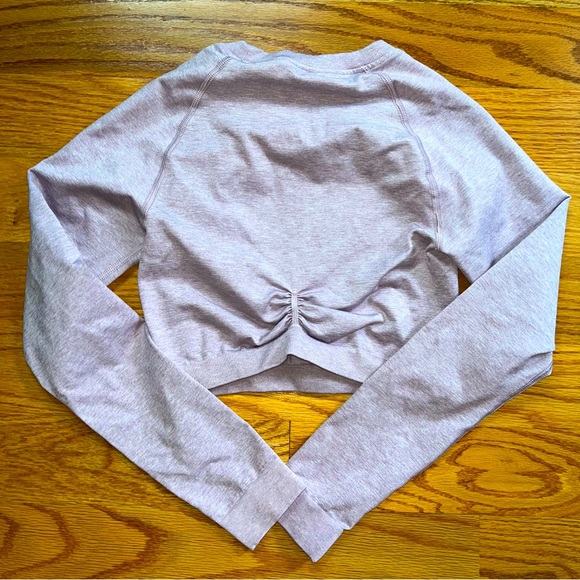 Gymshark light purple long sleeve crop top size small - Picture 4 of 4